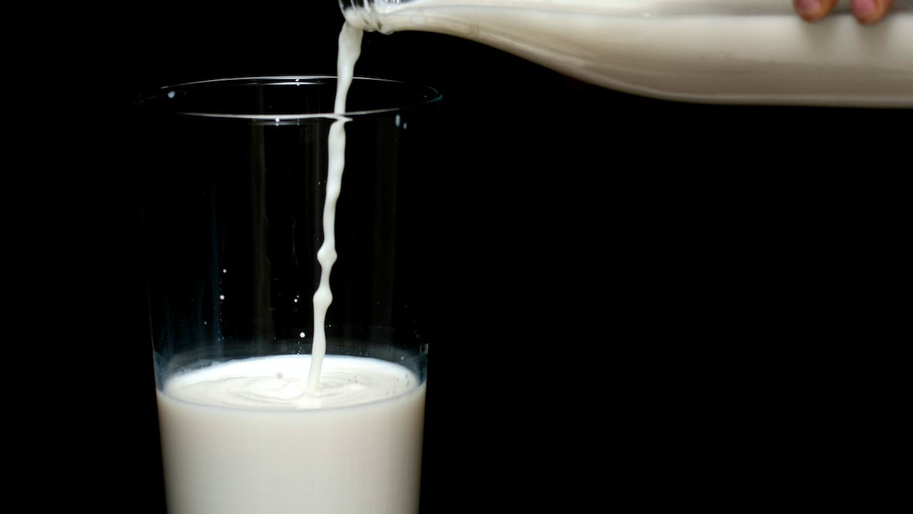 A Quart of Milk: Your Secret Weapon in the Kitchen